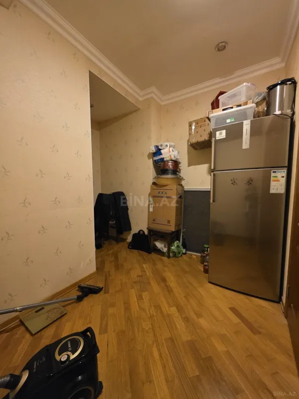 Satılır 4 otaqlı mənzil 130 m²