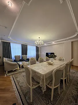 Satılır 4 otaqlı mənzil 130 m²