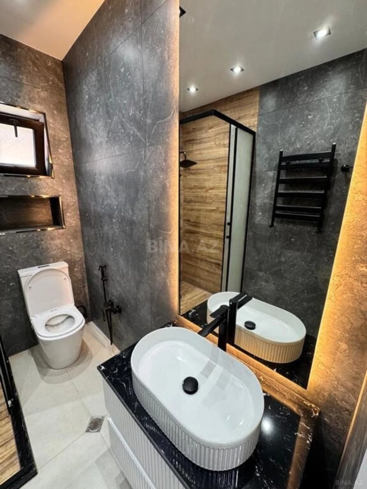 Satılır 6 otaqlı həyət evi 200 m²