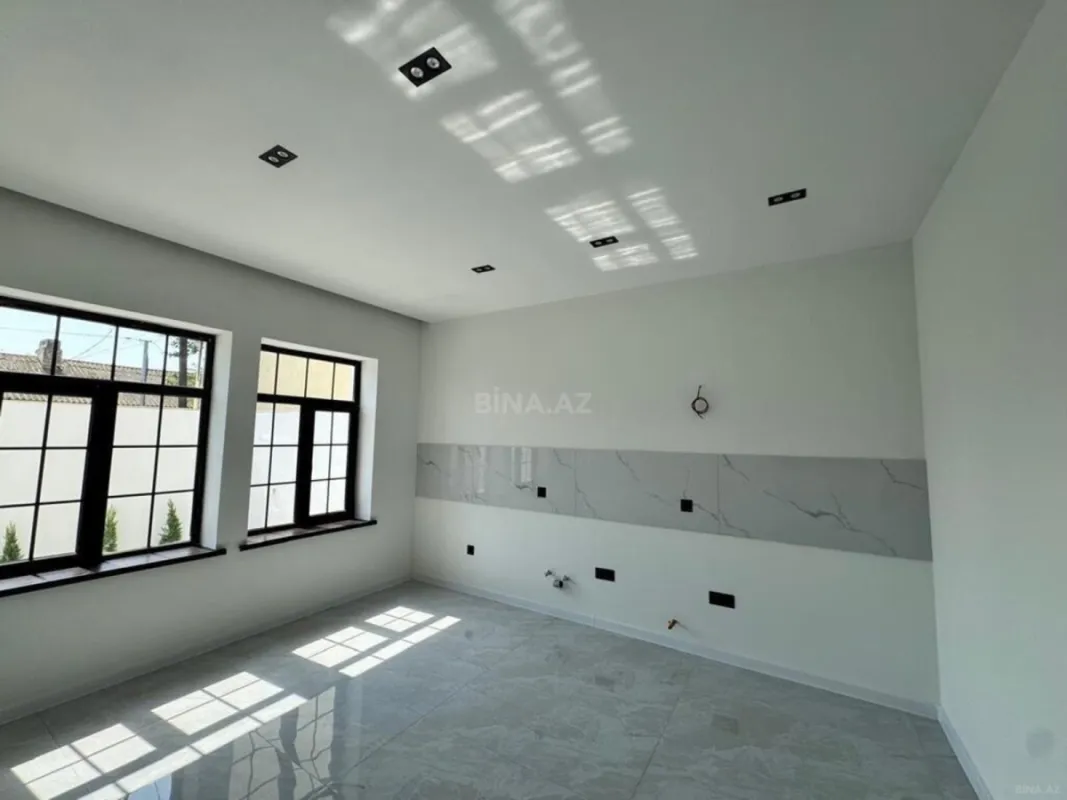 Satılır 6 otaqlı həyət evi 200 m²