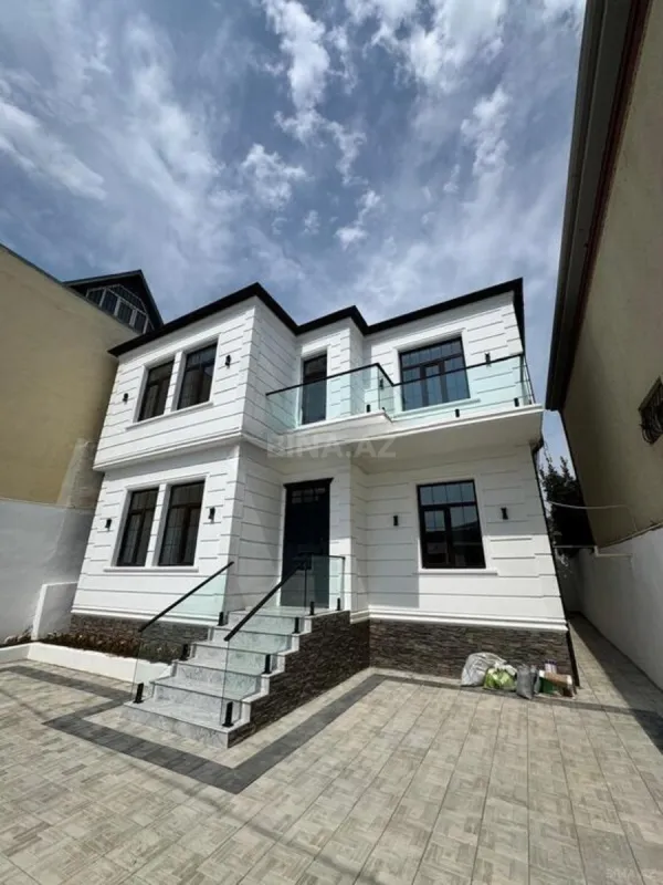 Satılır 6 otaqlı həyət evi 200 m²