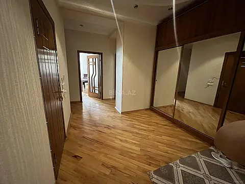 Kirayə verilir 2 otaqlı mənzil 85 m²