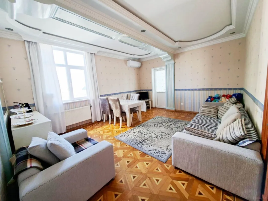 Satılır 2 otaqlı mənzil 90 m²