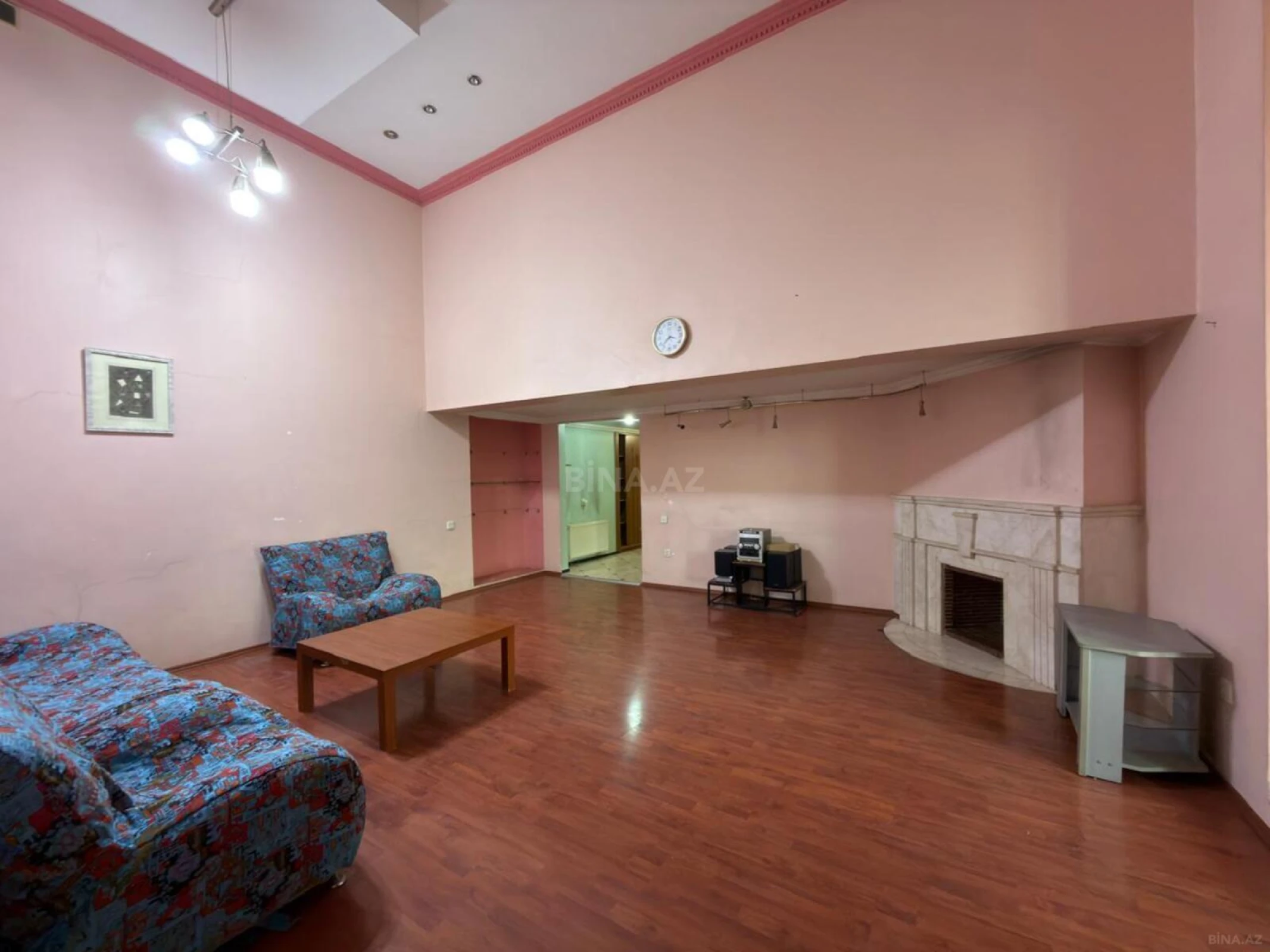 Satılır 4 otaqlı mənzil 111 m²