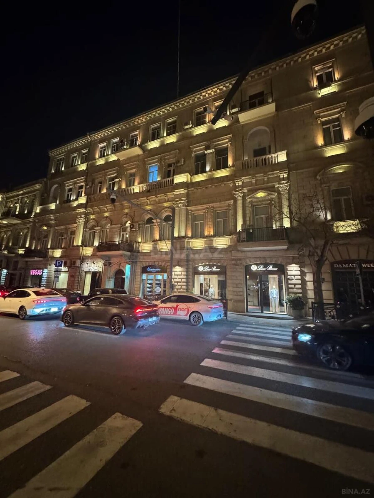 Satılır 4 otaqlı mənzil 111 m²