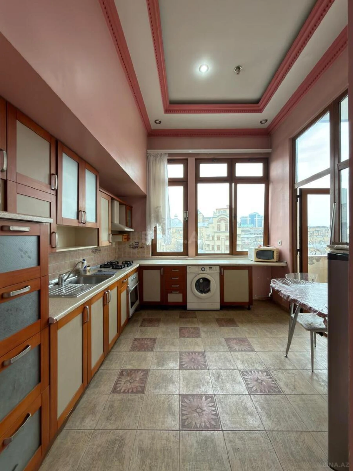 Satılır 4 otaqlı mənzil 111 m²