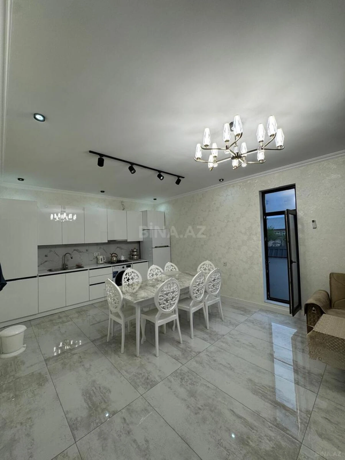 Kirayə verilir 4 otaqlı həyət evi 130 m²