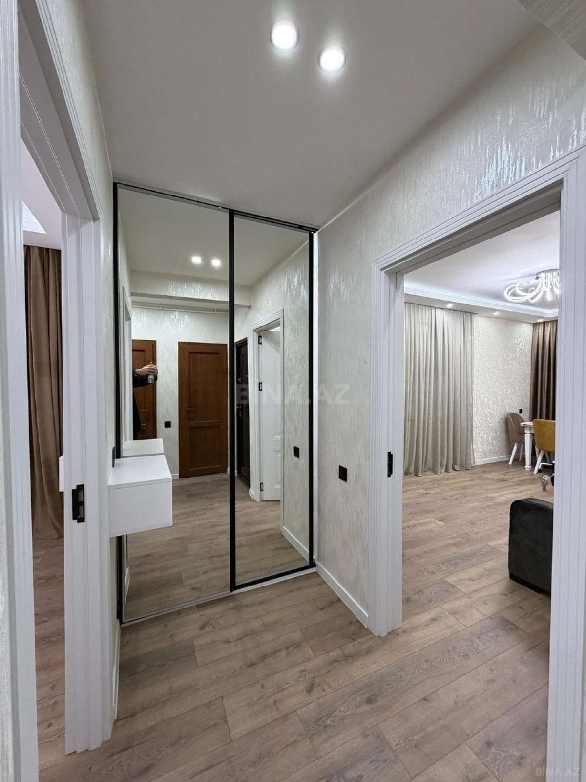 Satılır 2 otaqlı mənzil 65 m²
