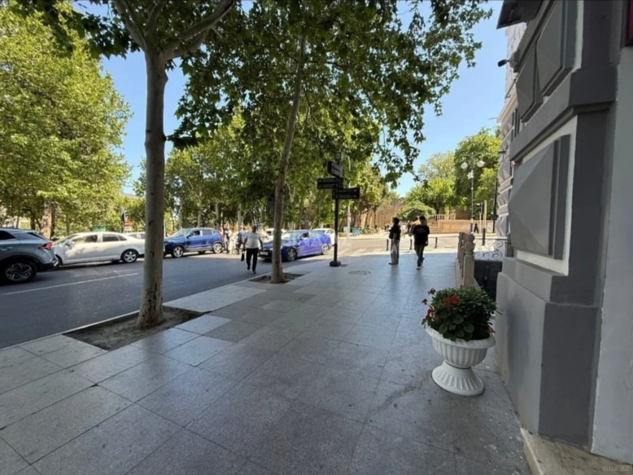 Satılır obyekt 140 m²