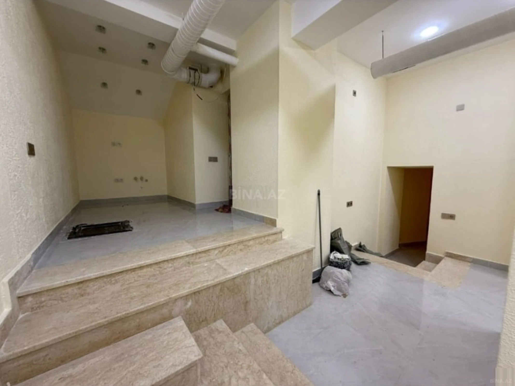 Satılır obyekt 140 m²