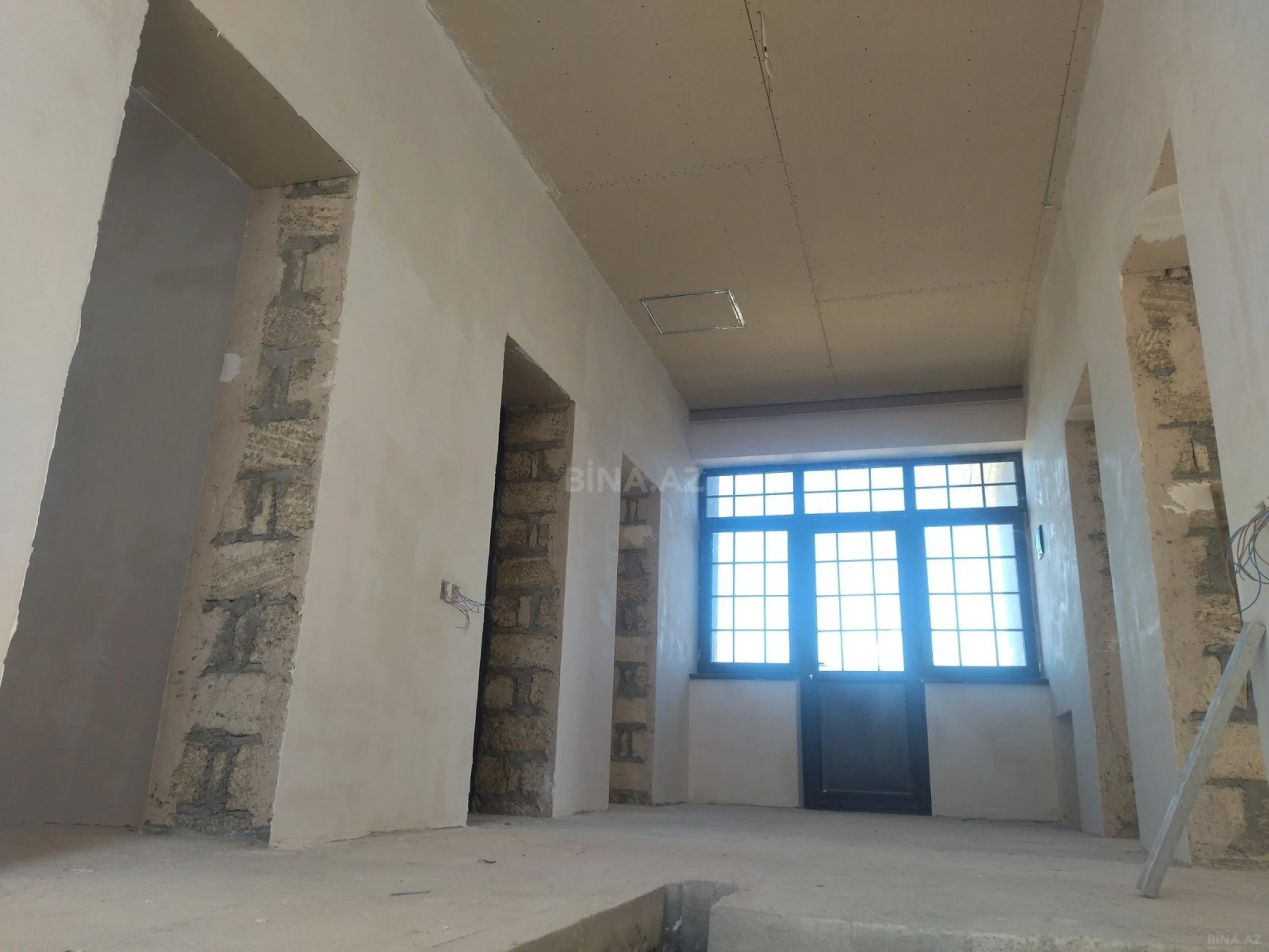 Satılır 6 otaqlı həyət evi 300 m²