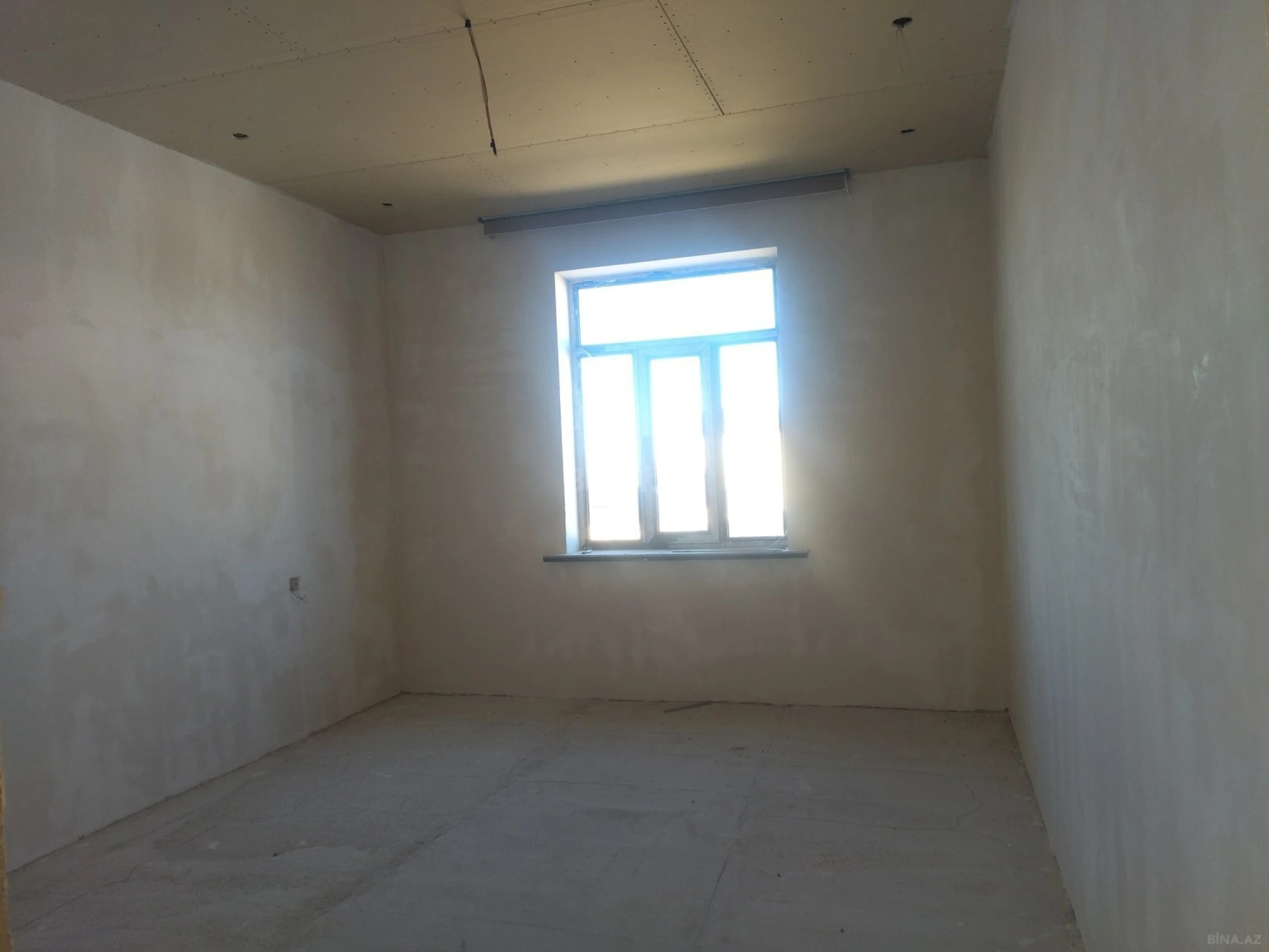 Satılır 6 otaqlı həyət evi 300 m²