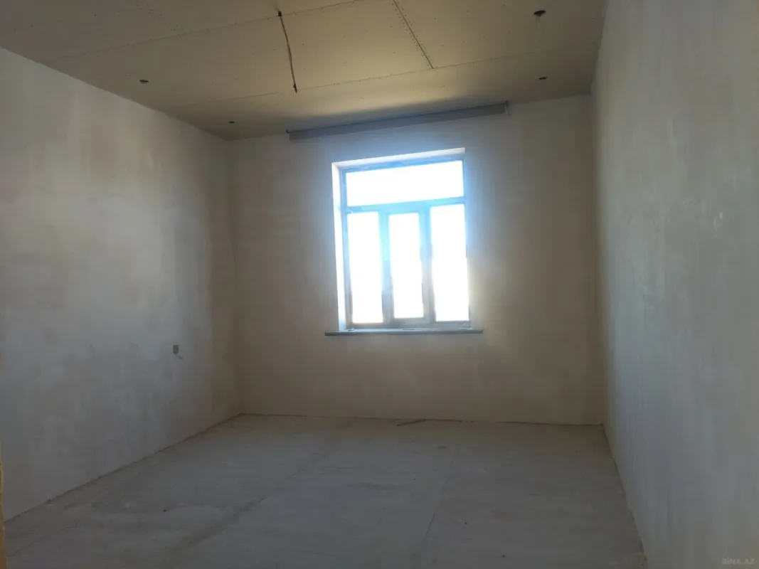 Satılır 6 otaqlı həyət evi 300 m²