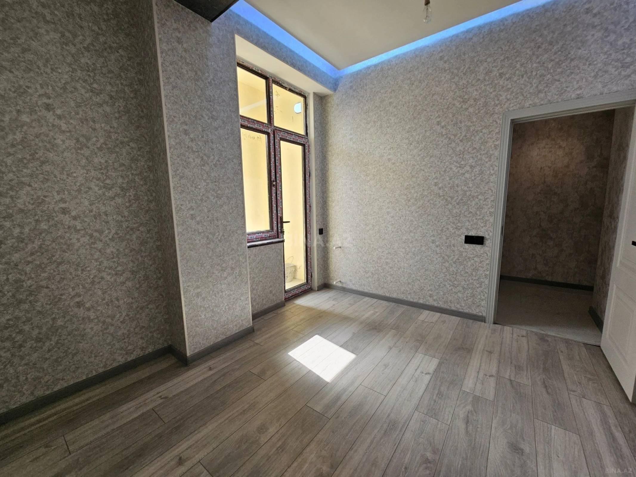Satılır 2 otaqlı mənzil 54 m²