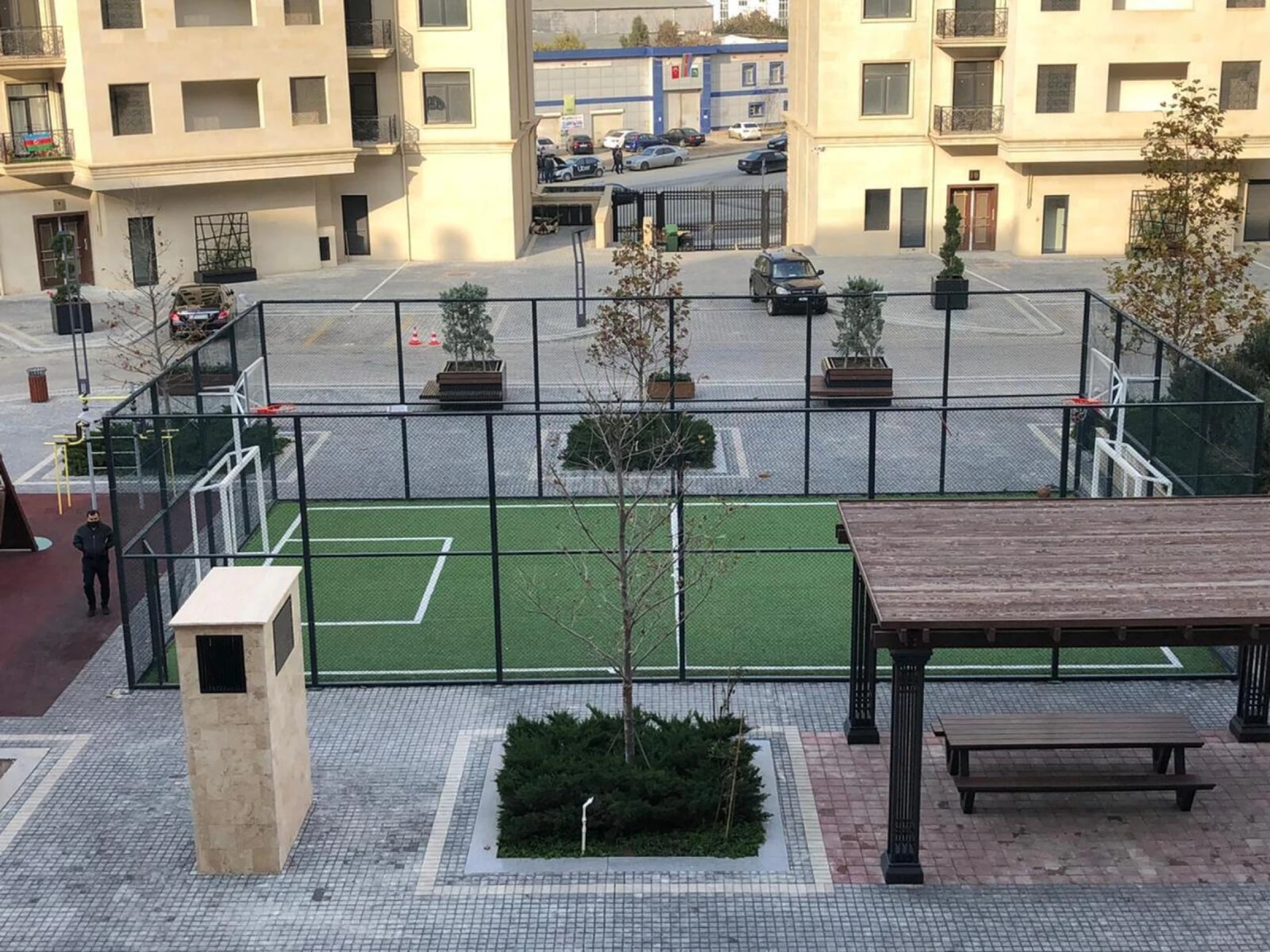 Satılır 5 otaqlı mənzil 178 m²