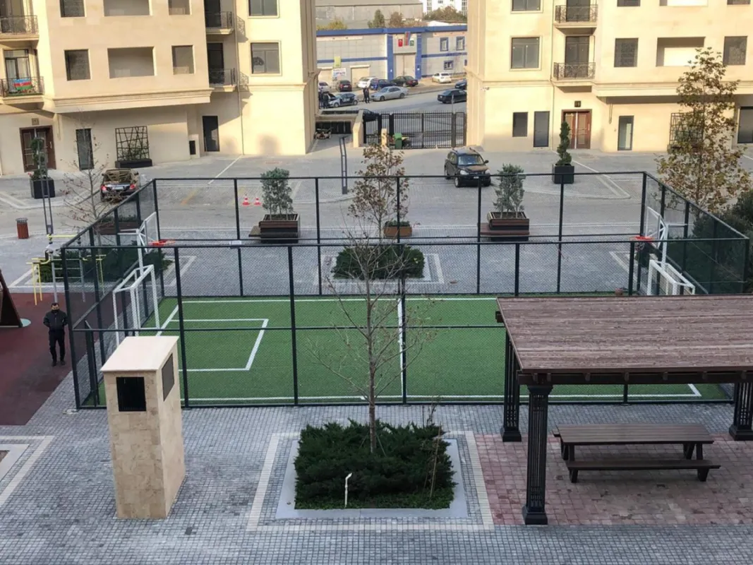 Satılır 5 otaqlı mənzil 178 m²