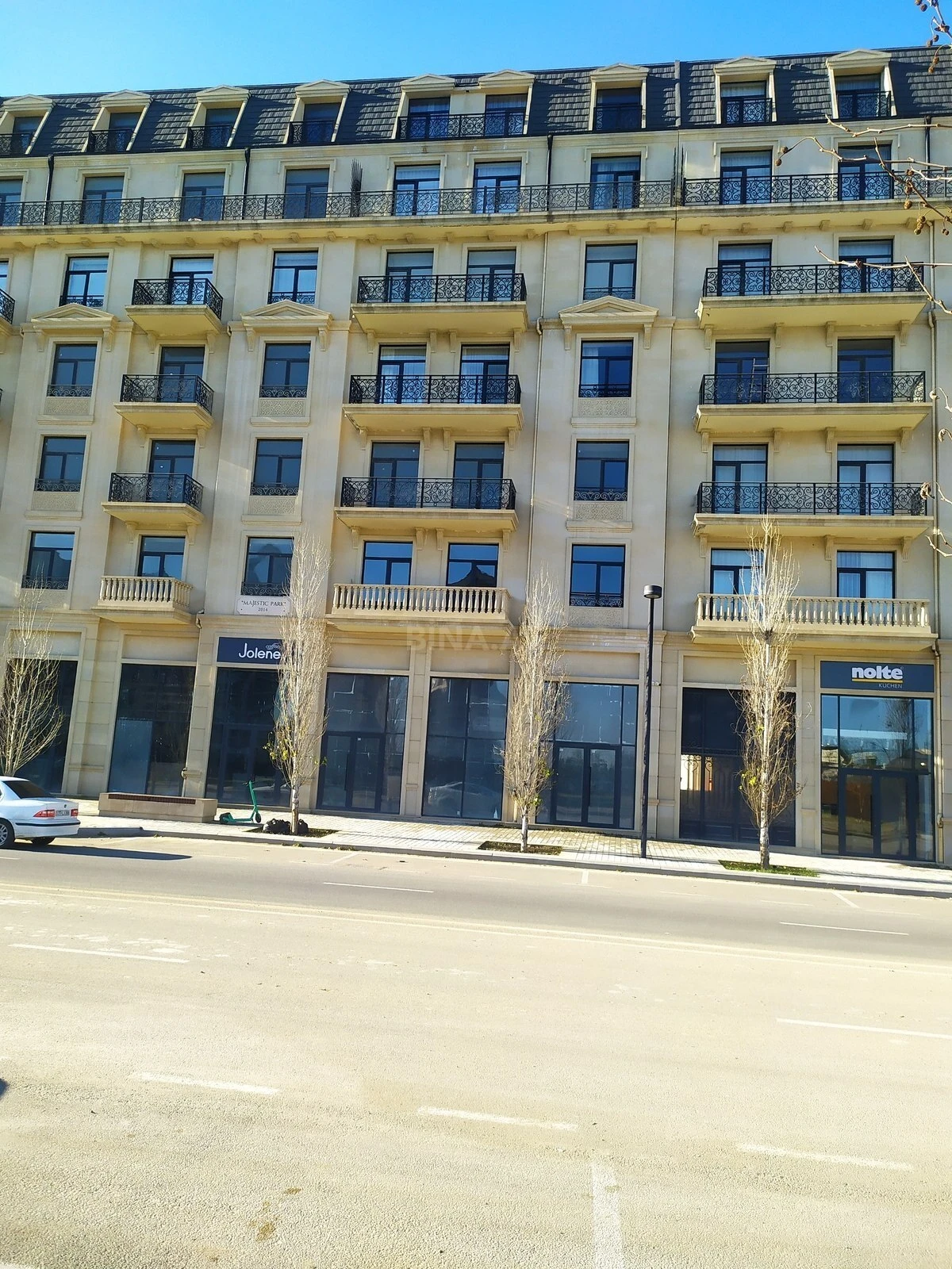 Satılır 5 otaqlı mənzil 178 m²
