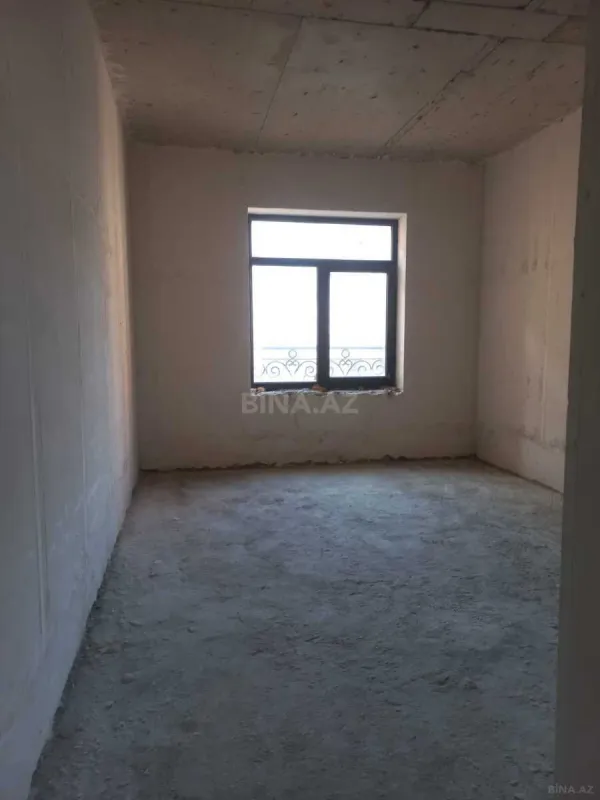 Satılır 5 otaqlı mənzil 178 m²