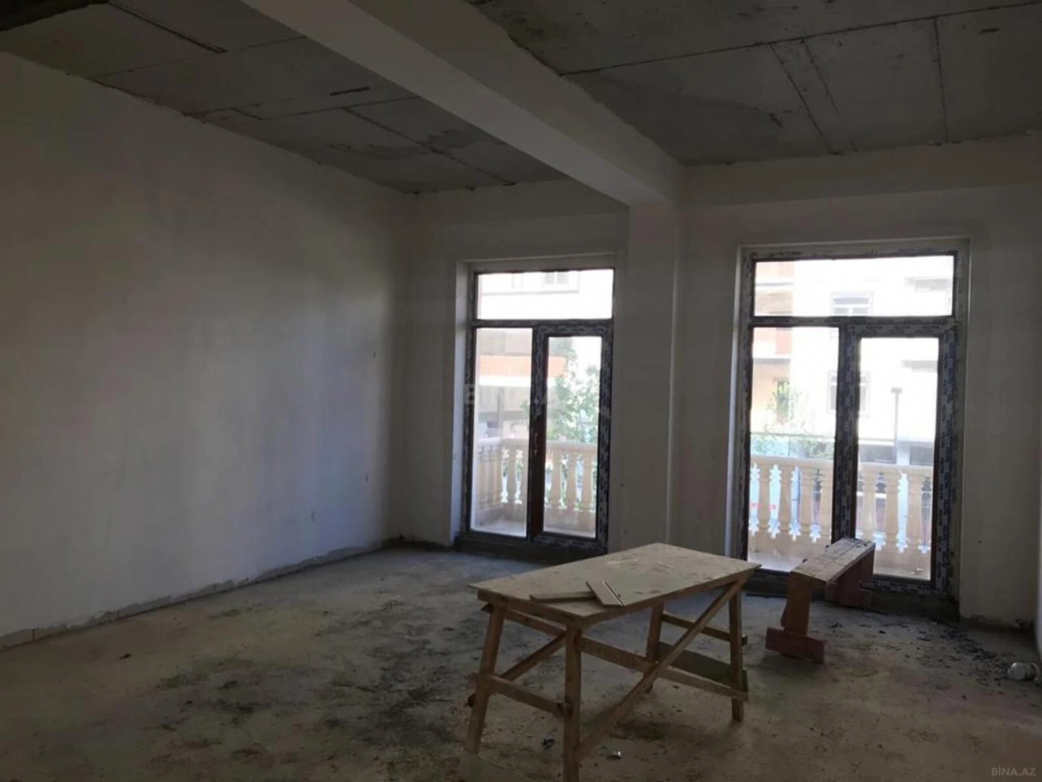 Satılır 5 otaqlı mənzil 178 m²