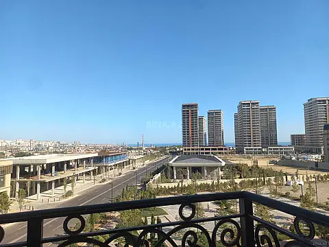Satılır 5 otaqlı mənzil 178 m²
