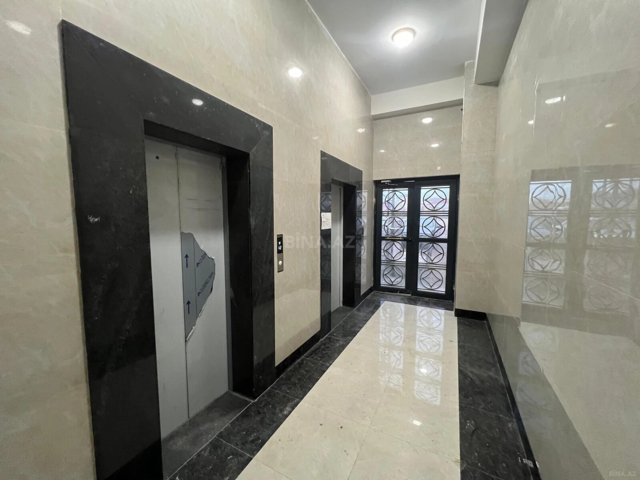 Satılır 2 otaqlı mənzil 70 m²