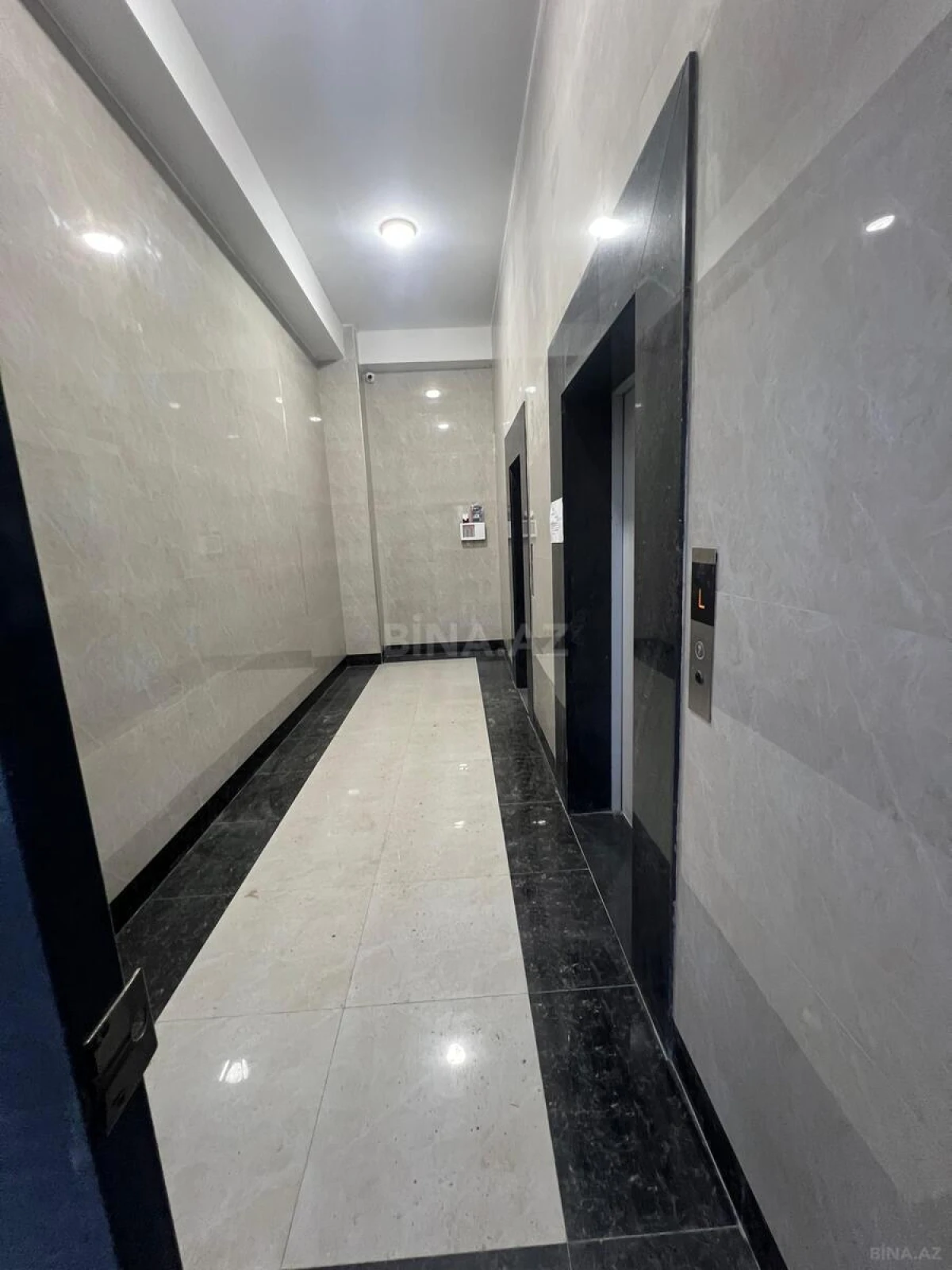 Satılır 2 otaqlı mənzil 70 m²