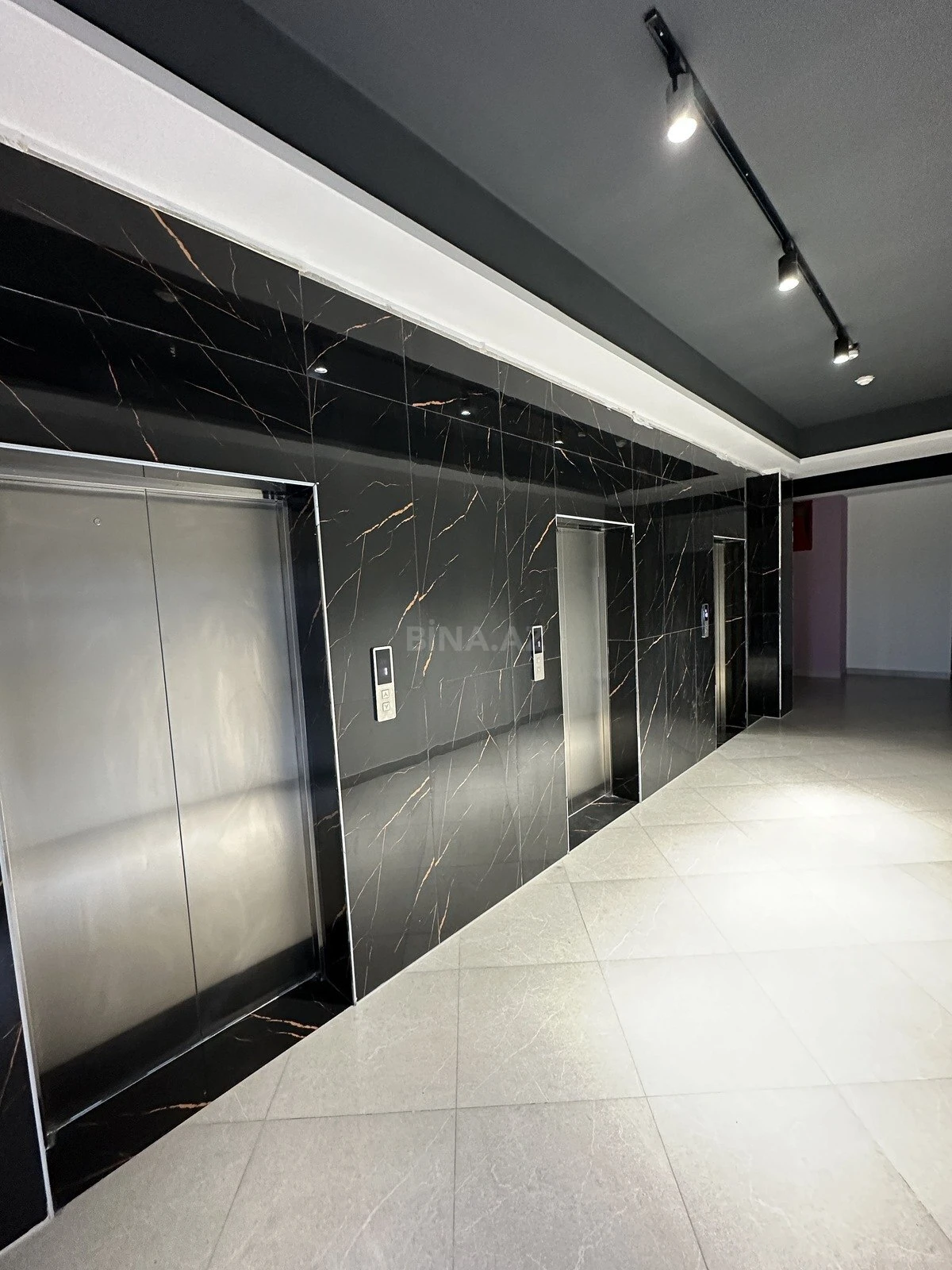 Satılır 2 otaqlı mənzil 91 m²