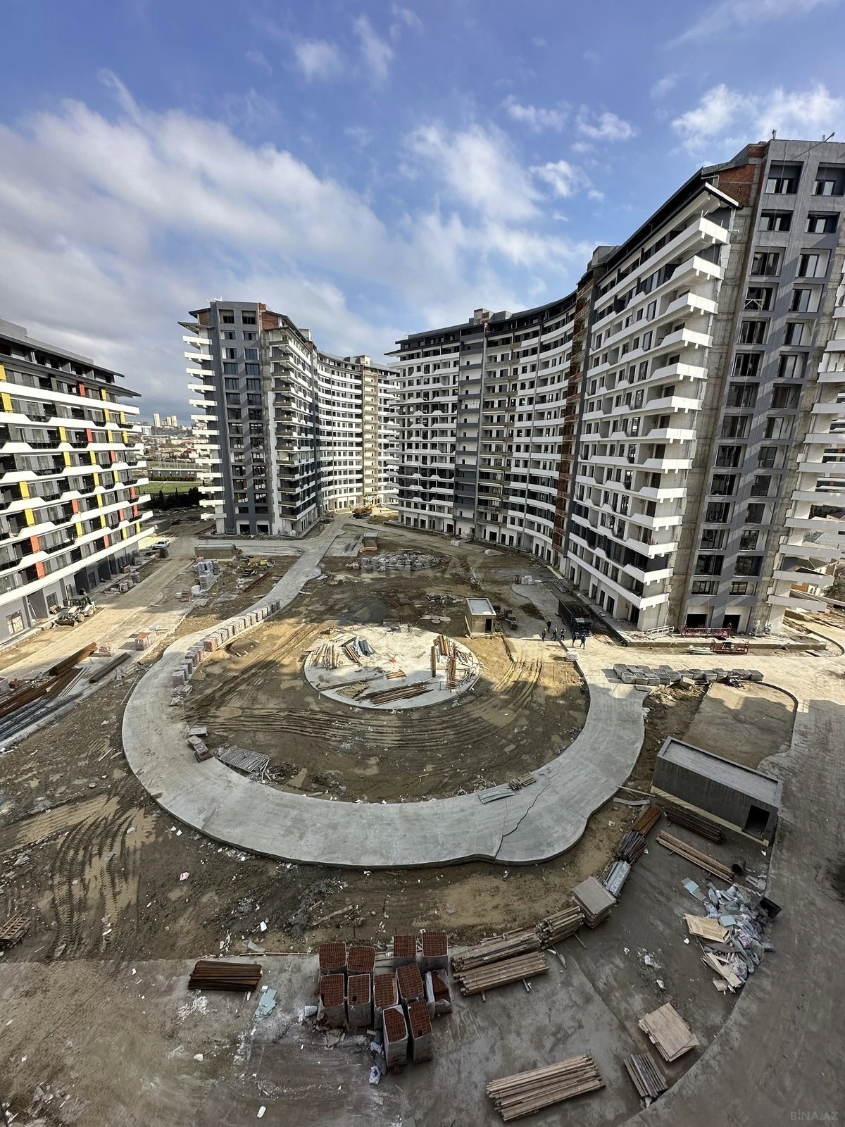 Satılır 2 otaqlı mənzil 91 m²