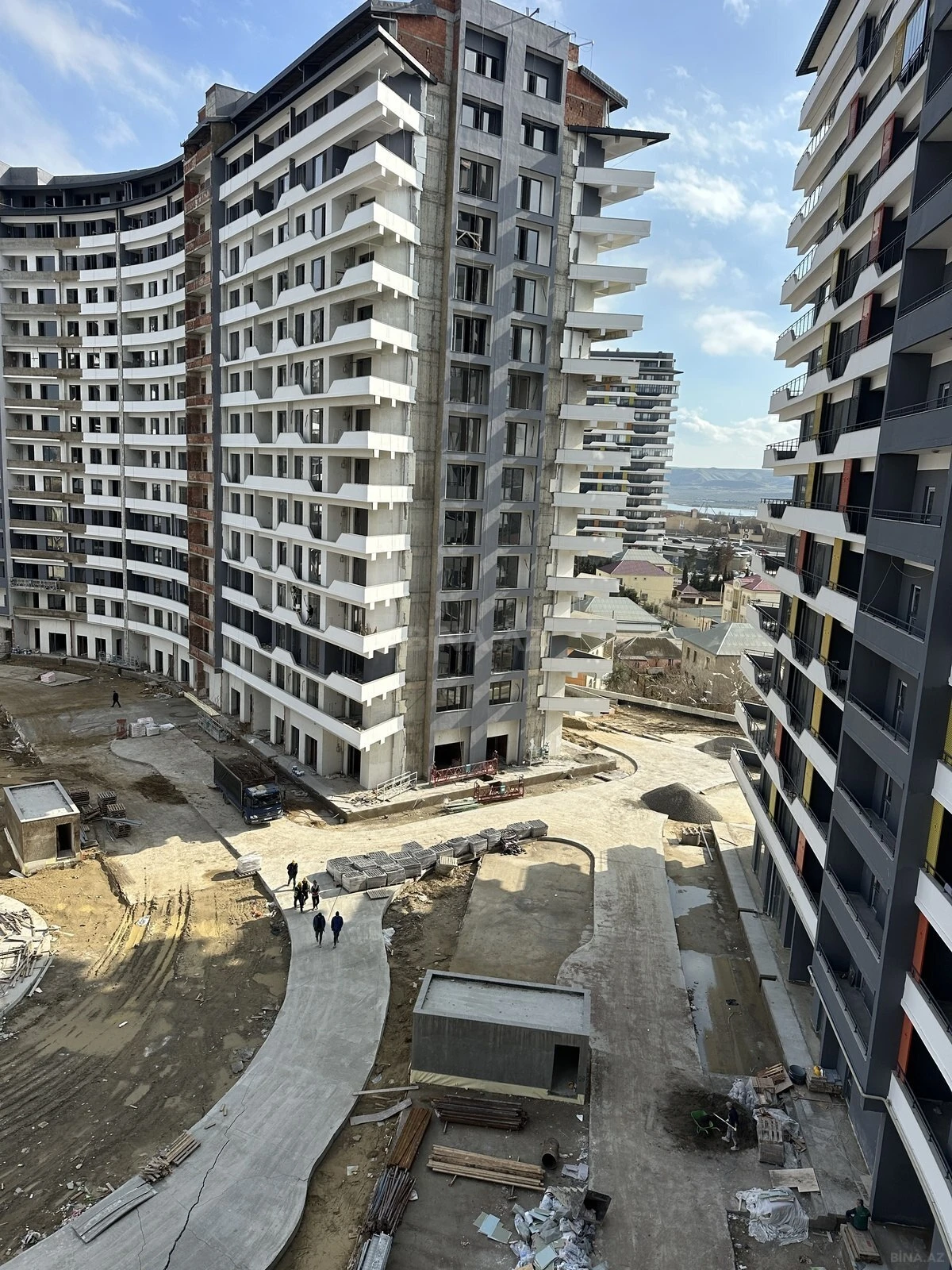 Satılır 2 otaqlı mənzil 91 m²