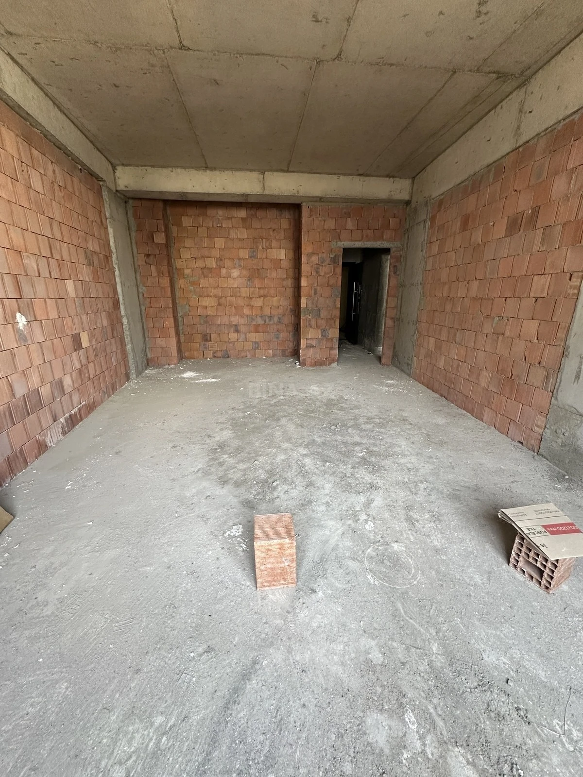 Satılır 2 otaqlı mənzil 91 m²