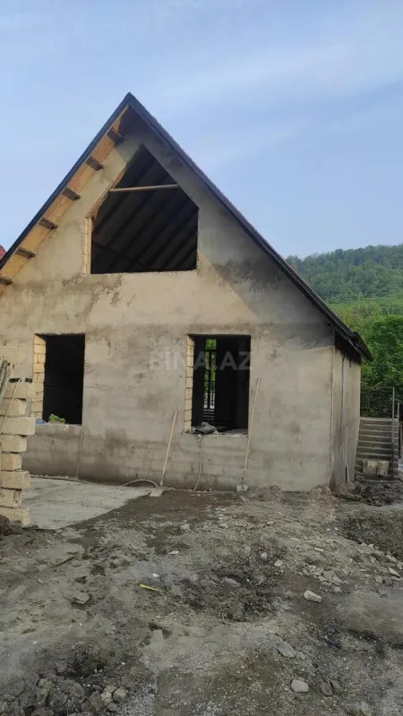 Satılır 4 otaqlı həyət evi 100 m²