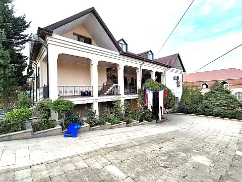 Satılır 12 otaqlı həyət evi 800 m² — Bakı, Badamdar 12 otaq 800.00 m²