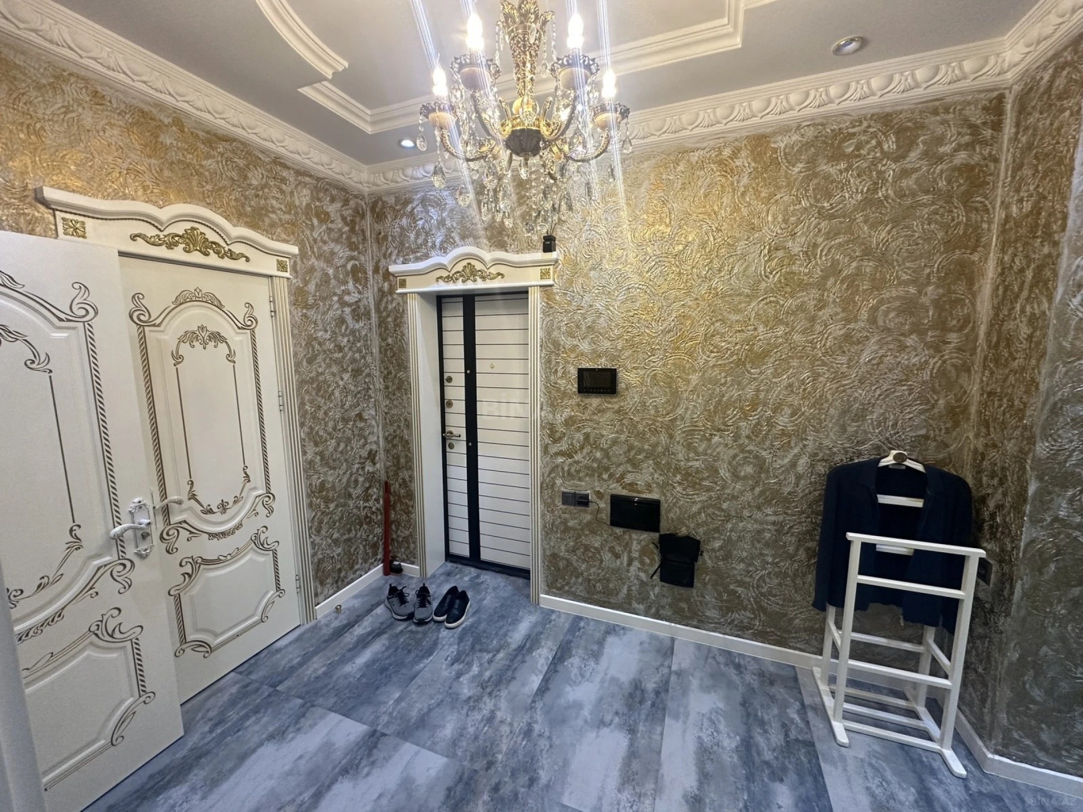 Satılır 2 otaqlı mənzil 74 m²