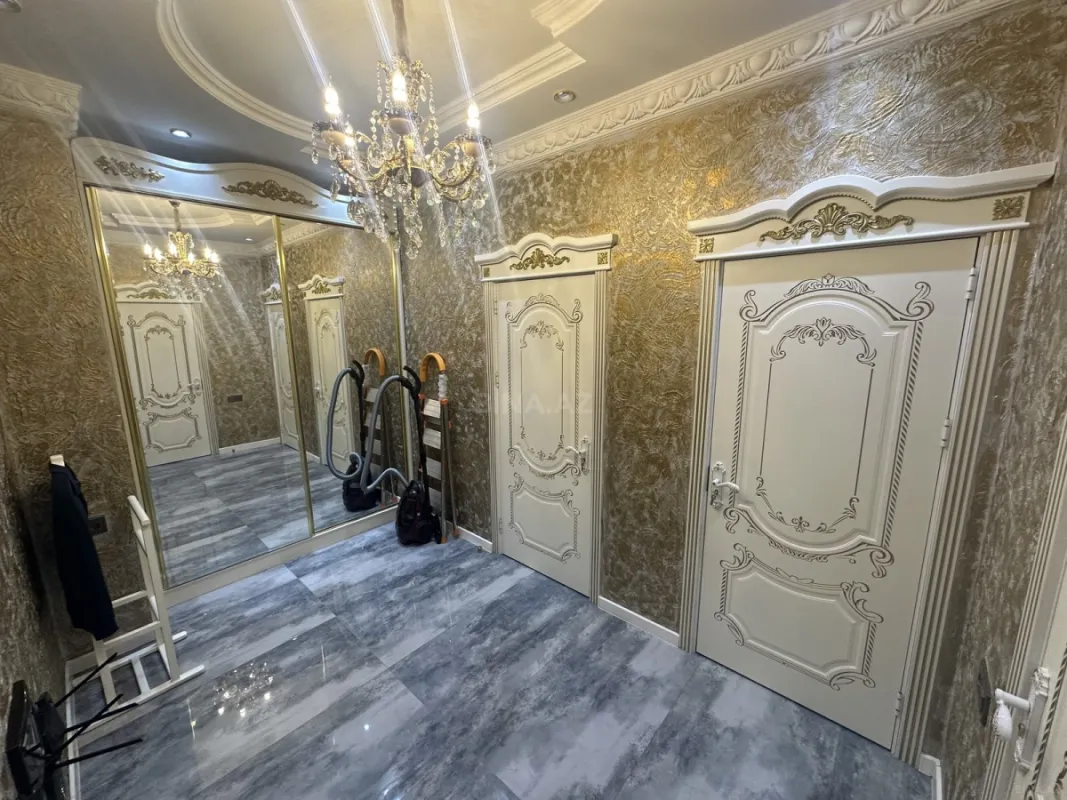 Satılır 2 otaqlı mənzil 74 m²