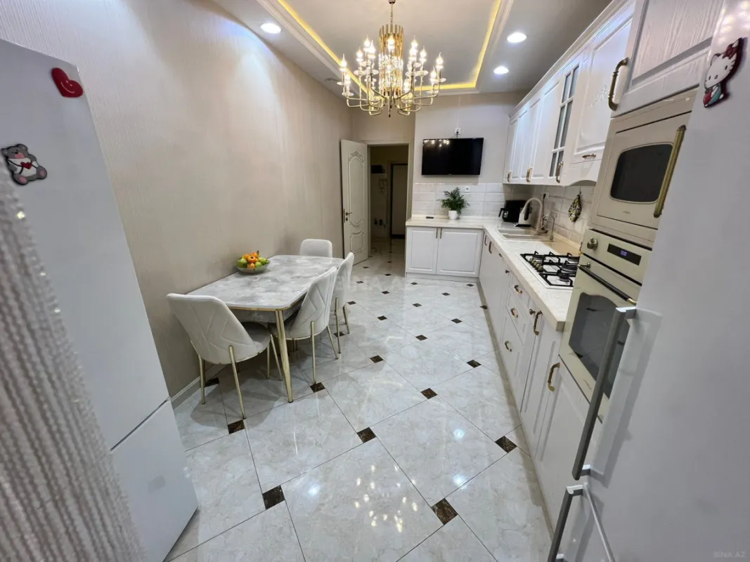 Satılır 3 otaqlı mənzil 134 m²