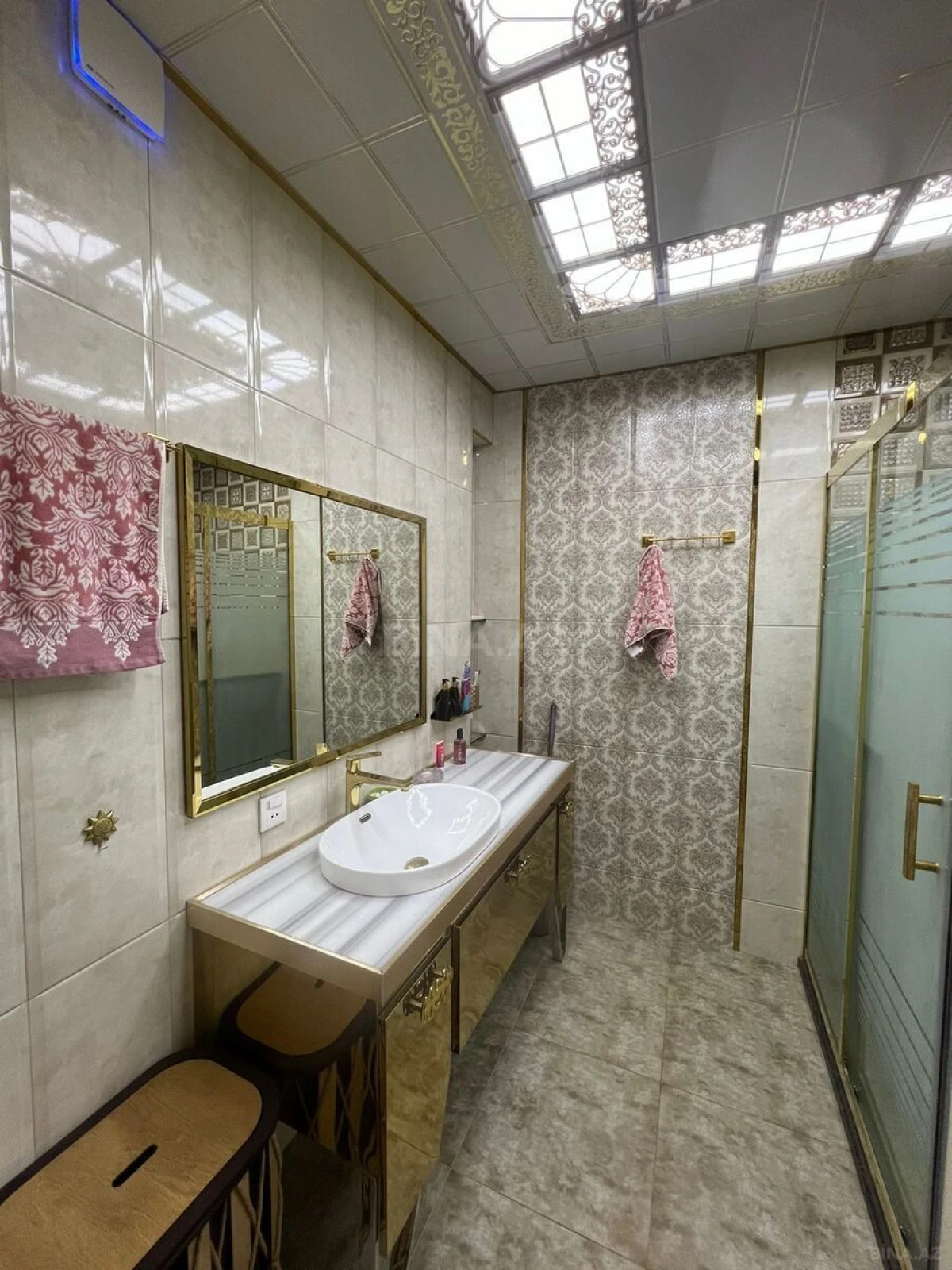 Satılır 3 otaqlı mənzil 134 m²