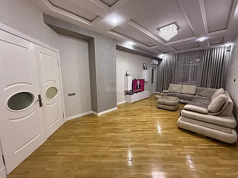 Satılır 3 otaqlı mənzil 130 m²