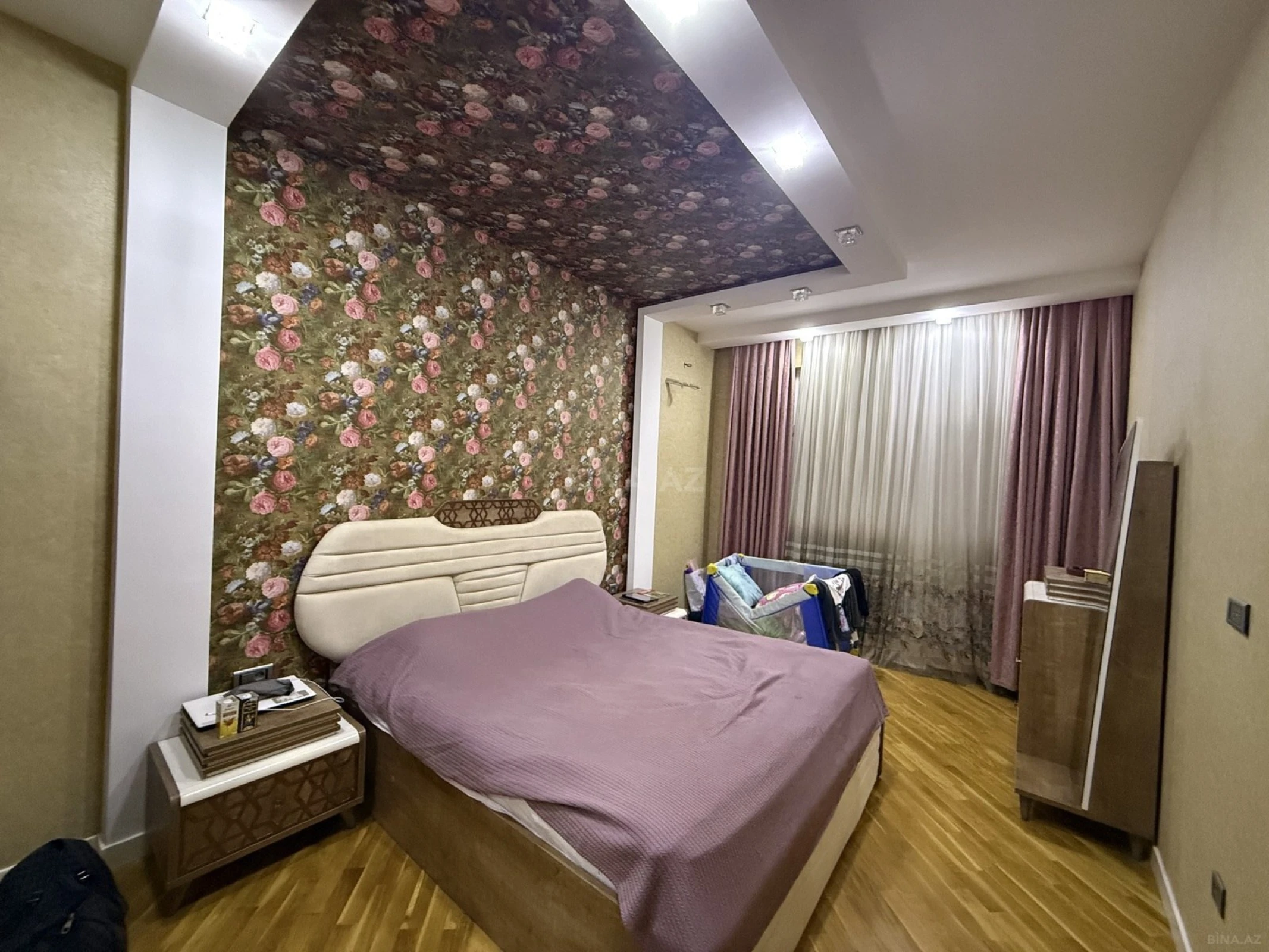 Satılır 3 otaqlı mənzil 130 m²