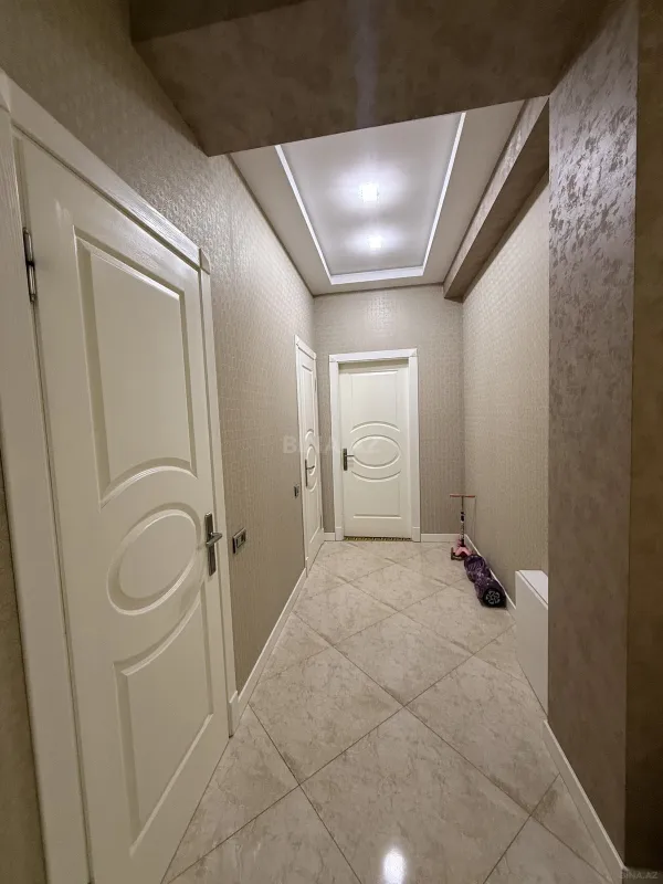 Satılır 3 otaqlı mənzil 130 m²