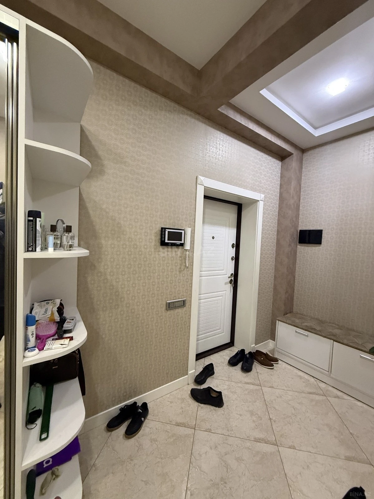 Satılır 3 otaqlı mənzil 130 m²