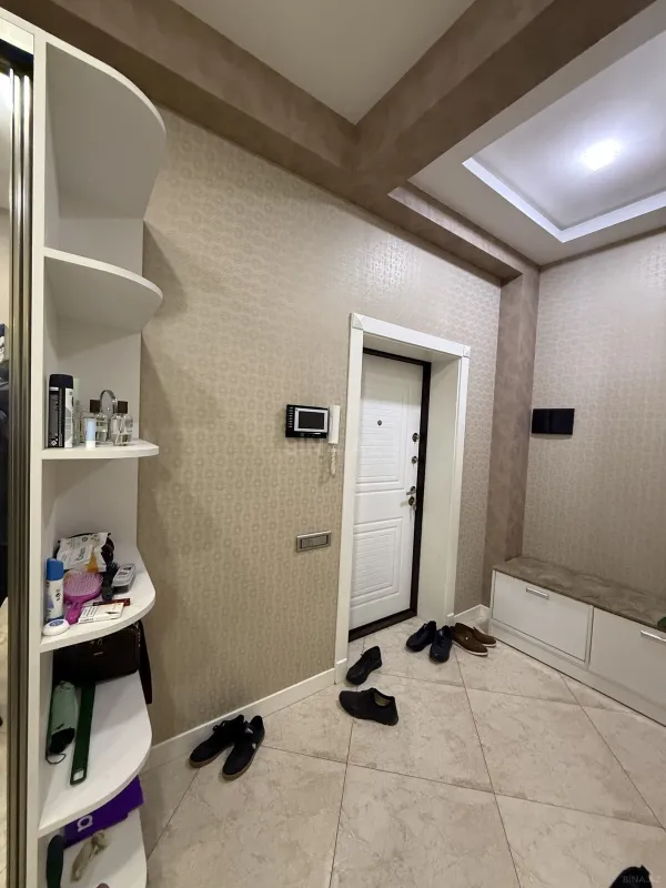 Satılır 3 otaqlı mənzil 130 m²