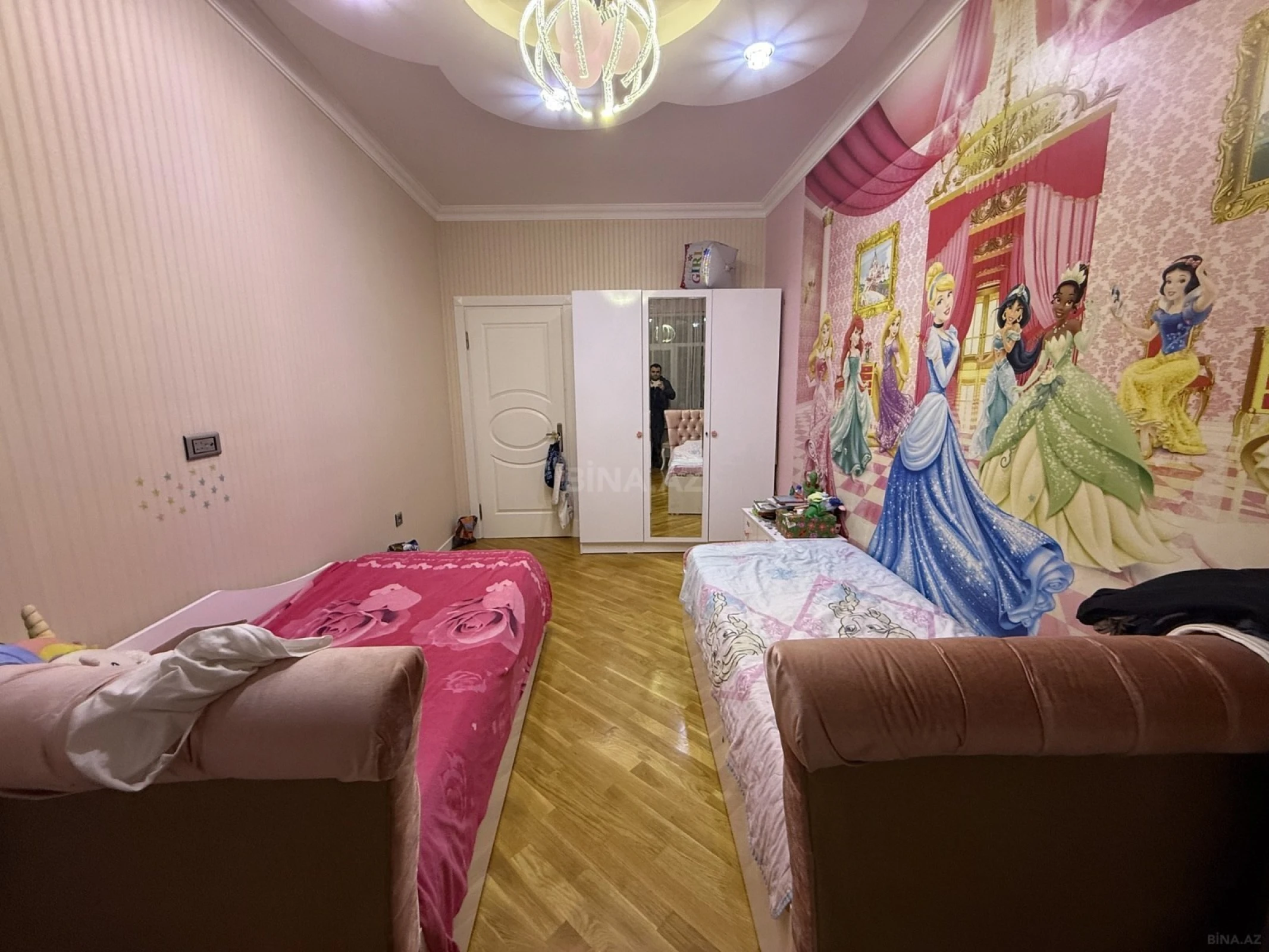 Satılır 3 otaqlı mənzil 130 m²