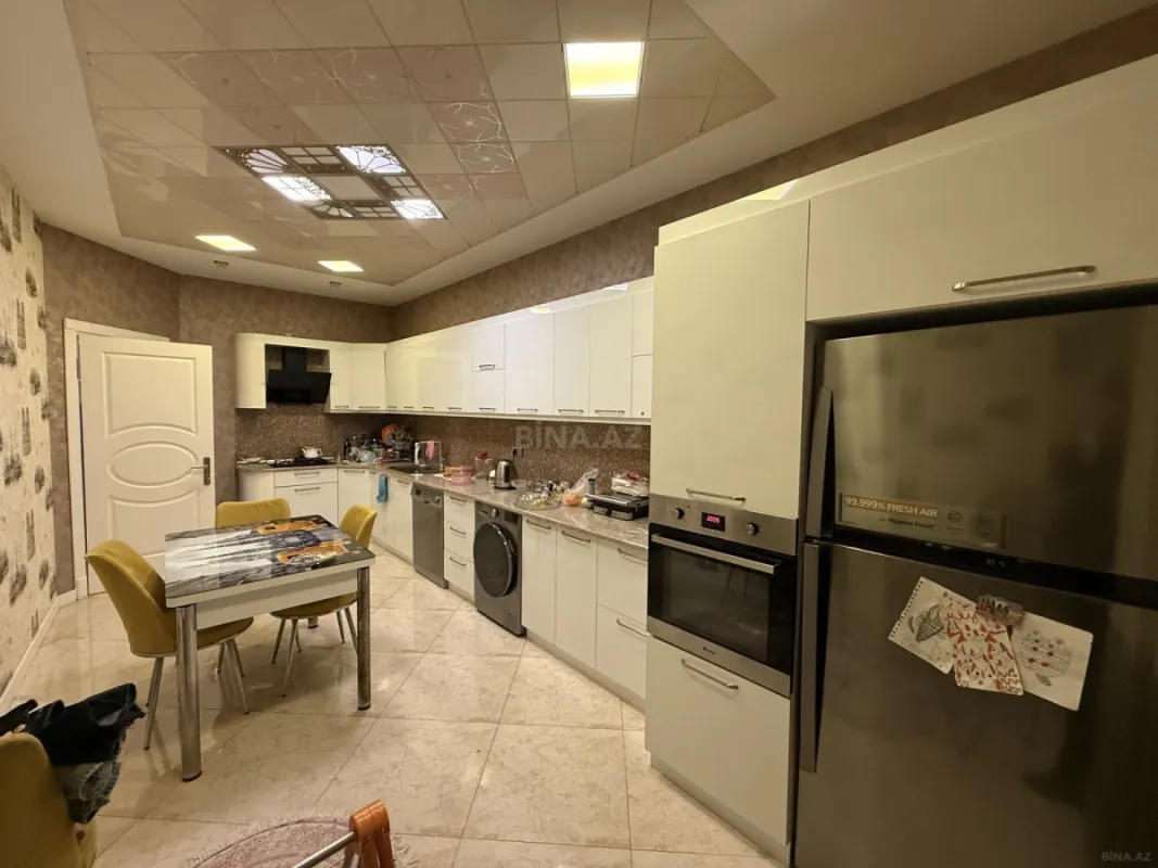 Satılır 3 otaqlı mənzil 130 m²