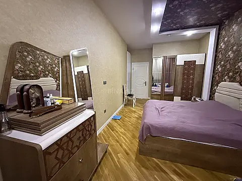 Satılır 3 otaqlı mənzil 130 m²