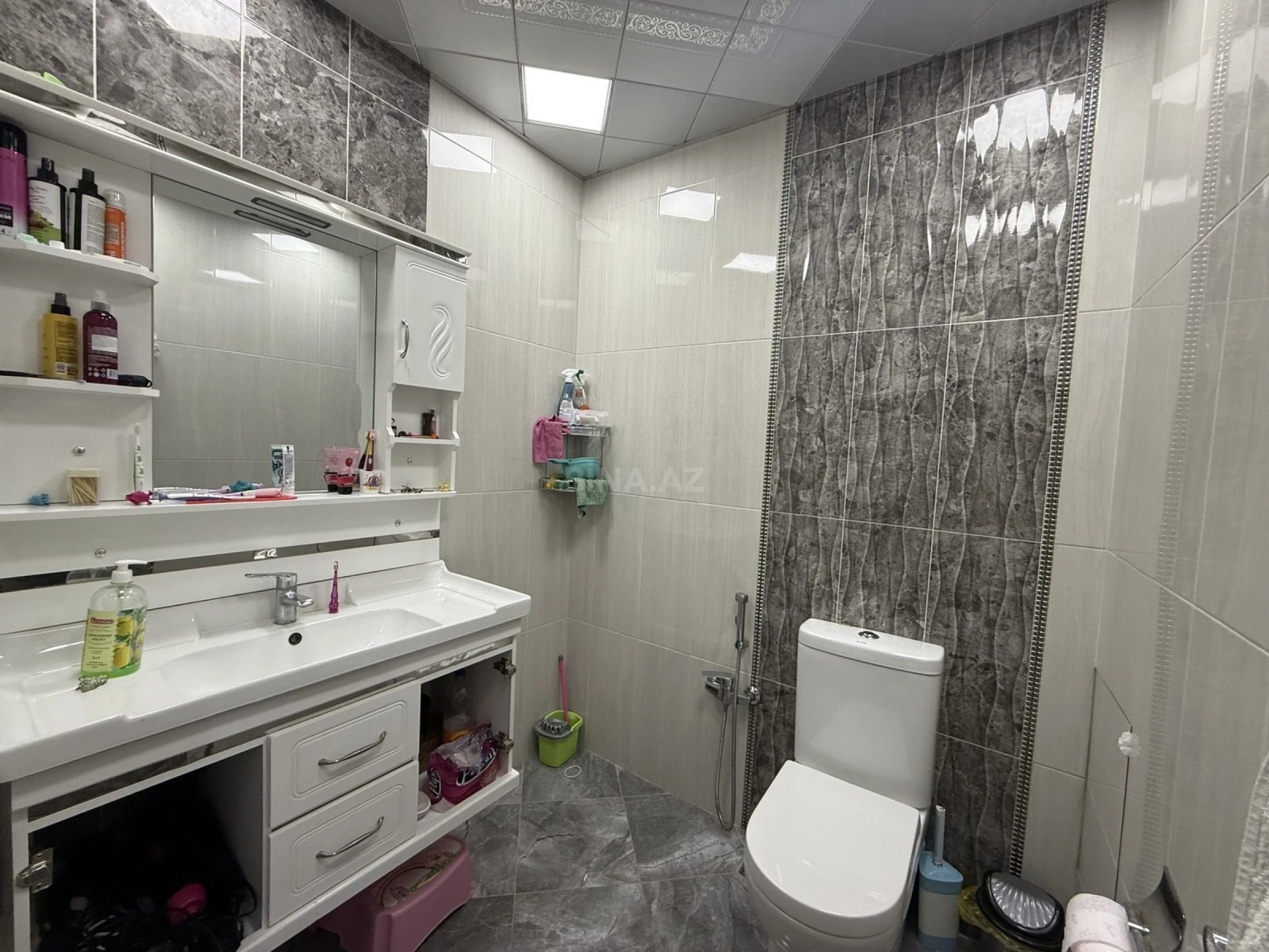 Satılır 3 otaqlı mənzil 130 m²