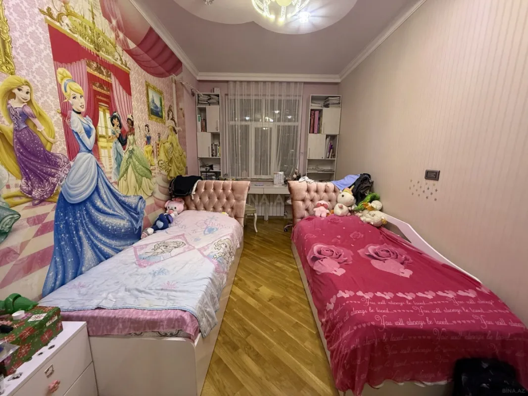 Satılır 3 otaqlı mənzil 130 m²