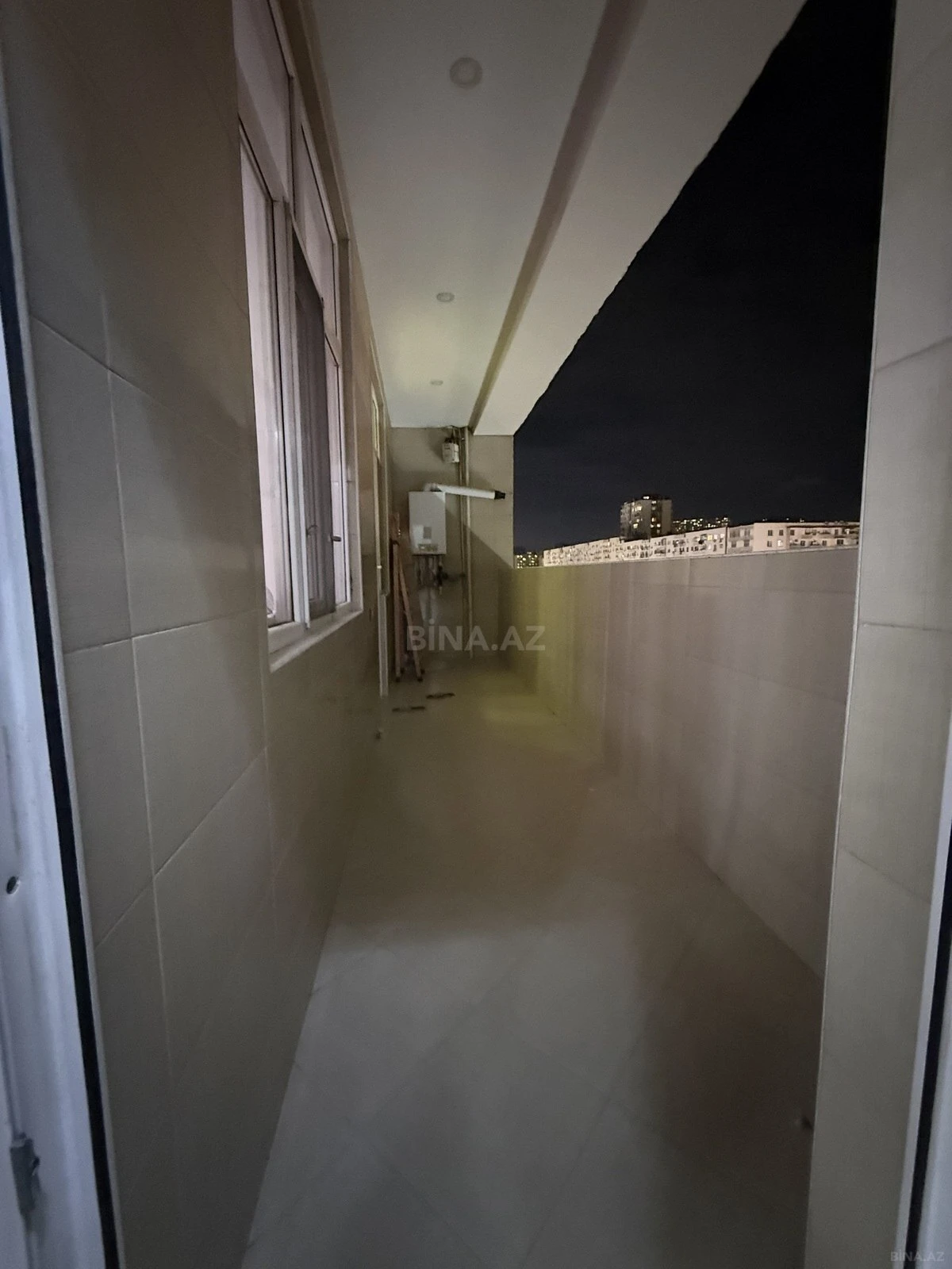 Satılır 3 otaqlı mənzil 130 m²