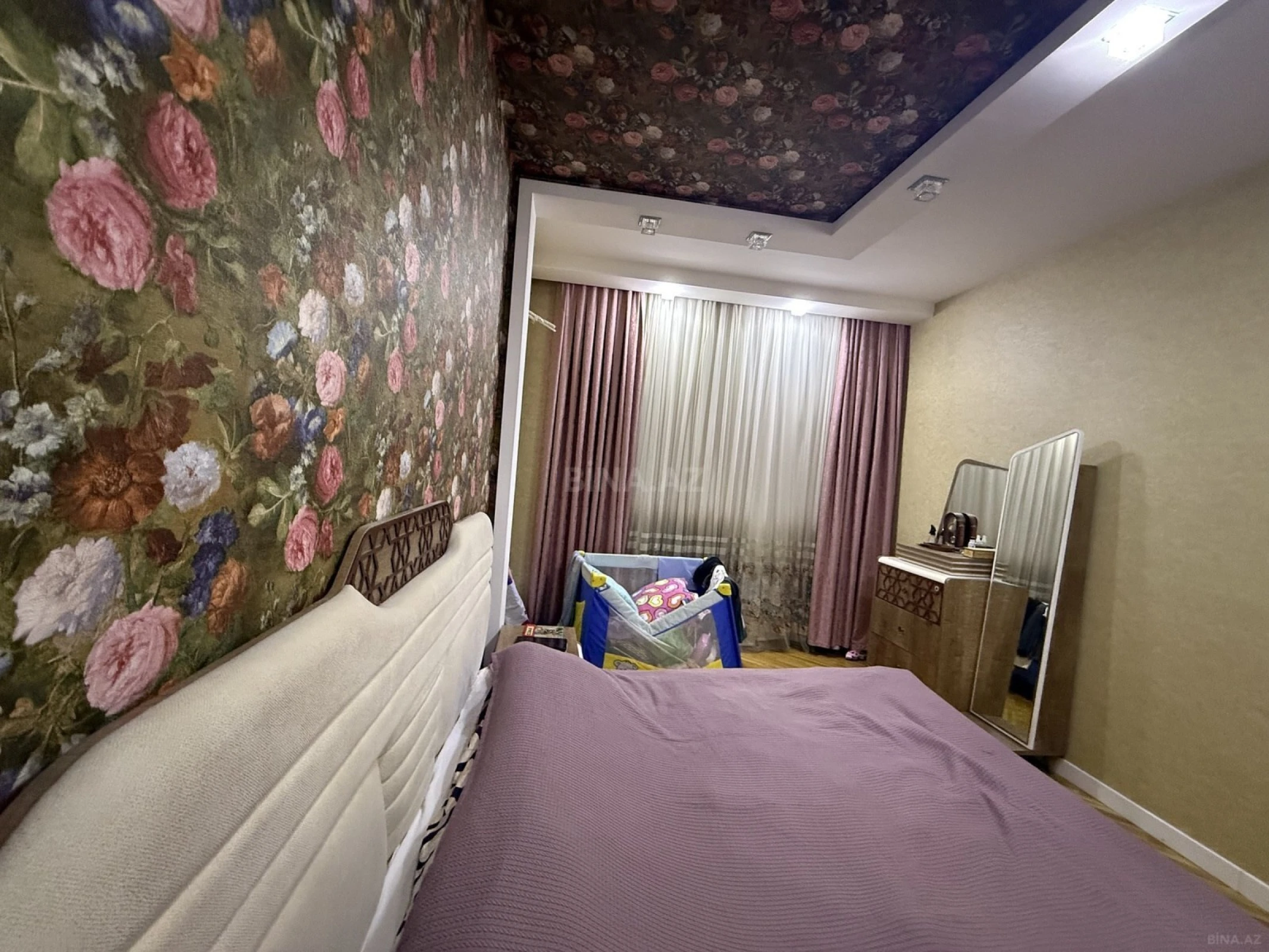 Satılır 3 otaqlı mənzil 130 m²