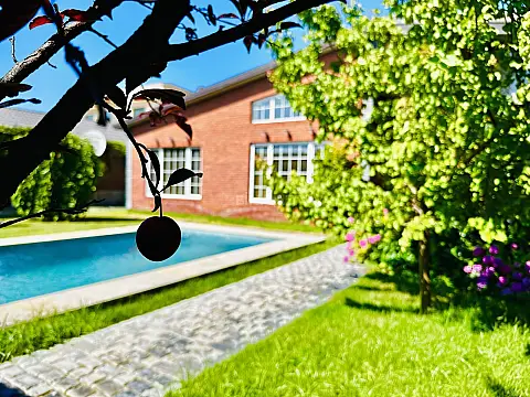 Satılır 4 otaqlı həyət evi 160 m²