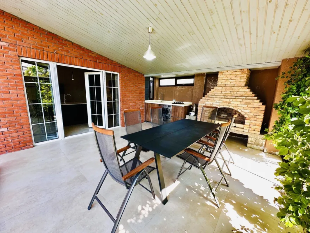 Satılır 4 otaqlı həyət evi 160 m²